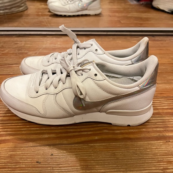 Nike Sneakers - Picture 2 of 11